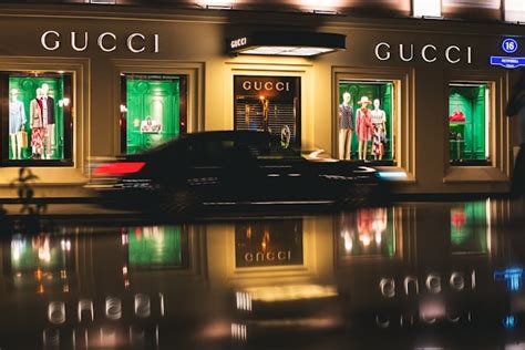 laurearsi in marketing per gucci|gucci marketing case study.